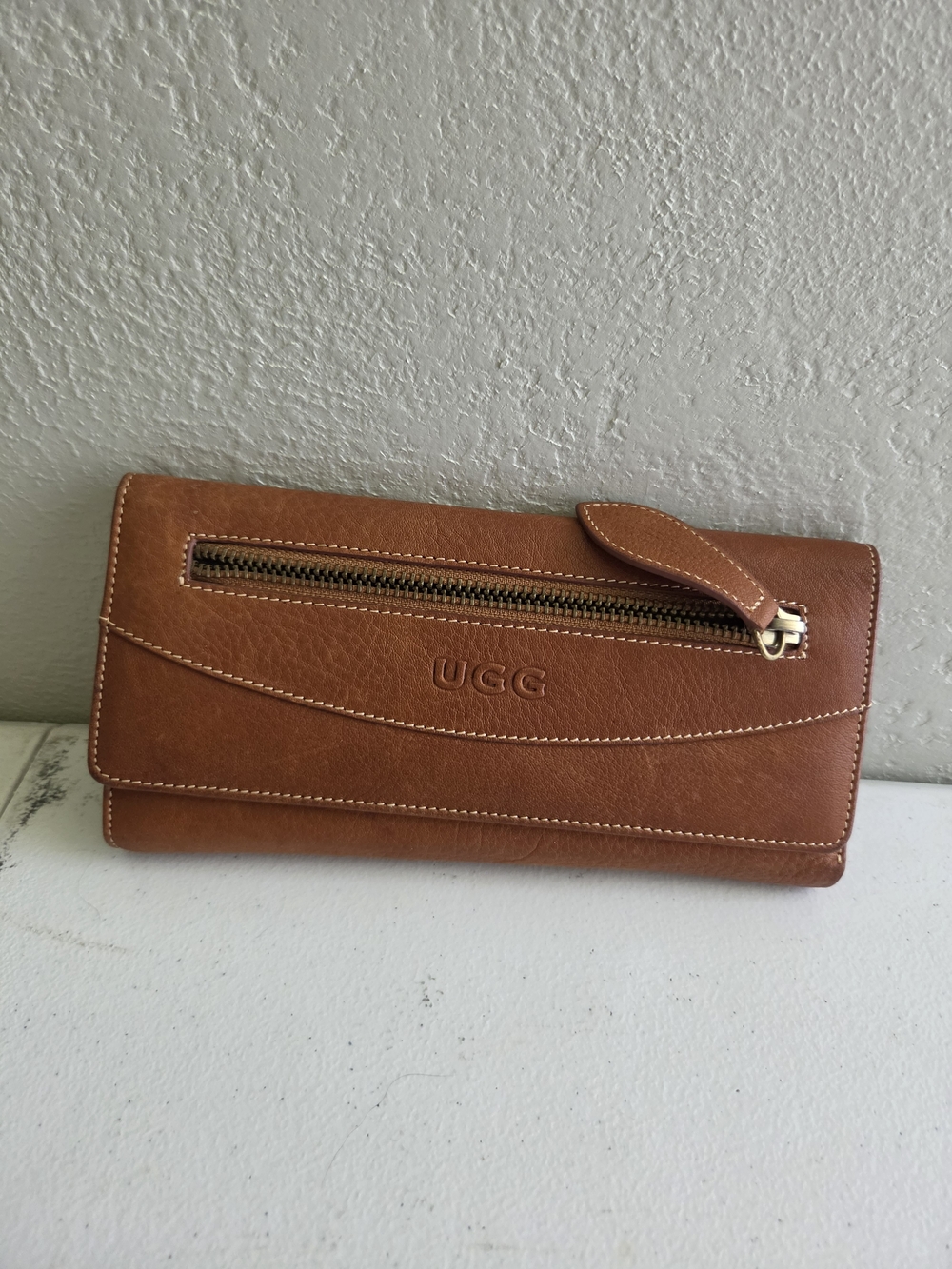 UGG Brown Leather Zip-Front Continental Wallet